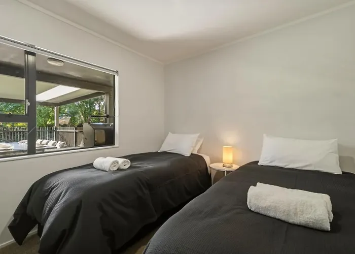 Amalia - Okareka Huge Covered Deck Sleeps 4 Ferienhaus Rotorua